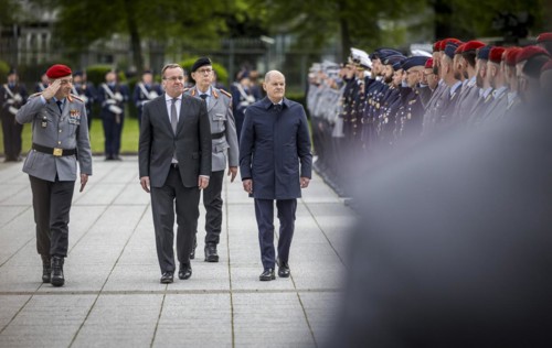 Olaf Scholz (R, SPD), Federal Chancellor, and Boris Pistorius, Federal Minister of Defence, during
