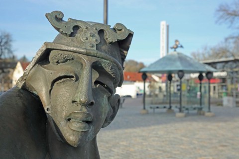 Sculpture Fountain Ansbachchantin by Jürgen Goertz, head, face, nose, mouth, abstract, modern art,
