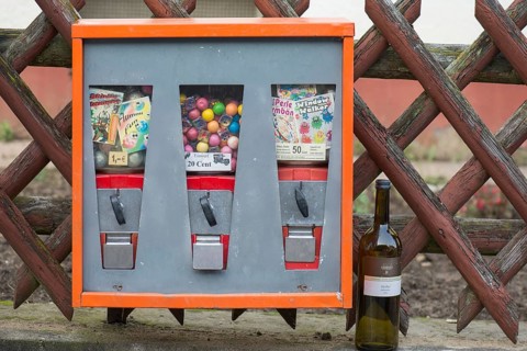 Chewing gum vending machine from the 1950s, Bavaria, Germany, Europe