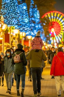 Christmas market in the city centre, Königstraße, during the fourth Corona wave, 2G regulation,