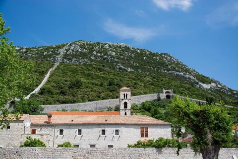 Ston is a small town on the Peljesac peninsula in southern Croatia. It belongs to the