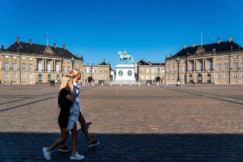 Amalienborg Palace, equestrian monument to Frederik V, Copenhagen, Denmark, Europe