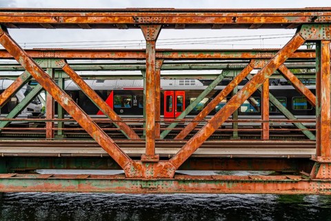 Railway bridges over the Rhine-Herne Canal near Oberhausen, for passenger and freight transport,