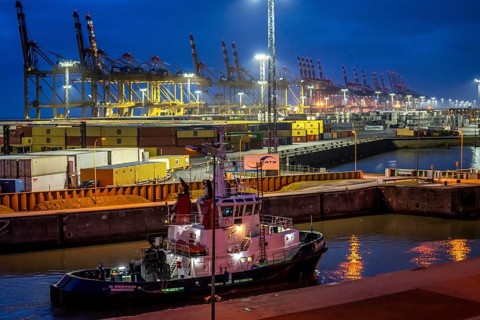 Container terminal in the seaport of Bremerhaven, Eurogate Container Terminal, Nordschleuse,