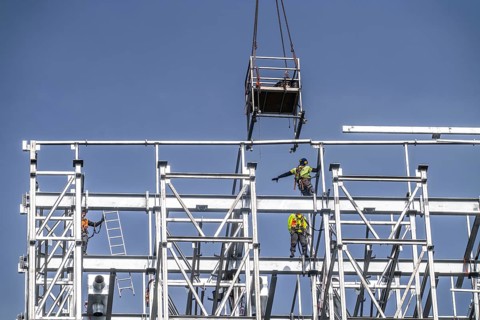 Construction of a high-bay warehouse, storage system for high space utilisation, in steel