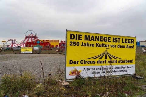 Circus Paul bush, shut down during the second corona lockdown, in Oberhausen, with posters pointing