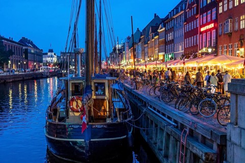 Nyhavn, in the Frederiksstaden district, in the evening, harbour district with houses over 300