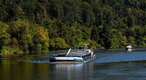 Shipping, barges on the Main near Freudenstadt, Lower Franconia, Bavaria, Germany, Europe