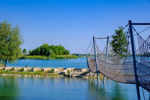 Leisure and recreation area at Kronthaler Weiher, Erding, Upper Bavaria, Bavaria, Germany, Europe
