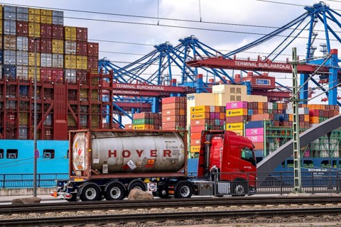 Port of Hamburg, Waltershofer Hafen, container ships, lorries bring and collect freight containers