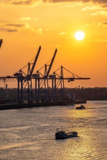 Port of Hamburg, HHLA Container Terminal Burchardkai, Athabaskakai, on the Elbe, Hamburg, Germany,