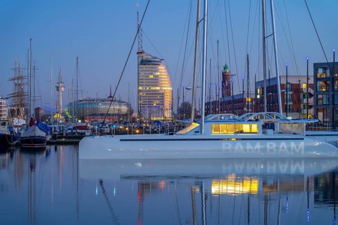 New harbour, harbour basin, harbour district, residential buildings, office buildings, Sail City