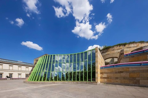 New State Gallery Stuttgart, exterior view. Postmodern architecture, James Stirling architecture,