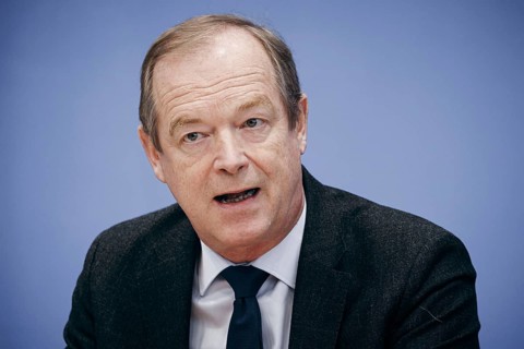 Michael Hallek, Chairman of the German Advisory Council on Health and Care, speaking at a federal