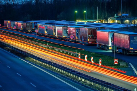 Evening traffic on the A2 motorway at the Recklinghausen junction heading west, Hohenhorst rest