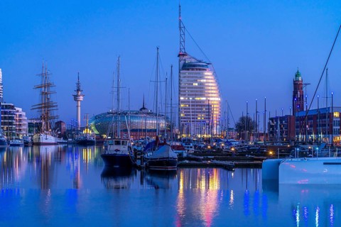 New harbour, harbour basin, harbour district, residential buildings, office buildings, Sail City