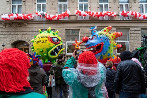 Rose Monday parade in Düsseldorf, street carnival, carnival float, by float builder Jacques Tilly,