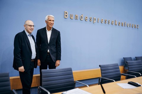 Ralf Wintergerst, Bitkom President and Sinan Selen, Vice President of the Federal Office for the