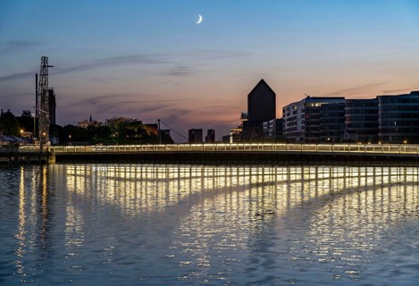 The Portsmouthdamm bridge over the inner harbour, Duisburg, North Rhine-Westphalia, Germany, Europe