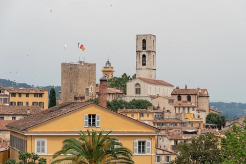 View of the old town centre of Grasse with the Cathedral de Notre-Dame-du-Puy, Grasse, Département