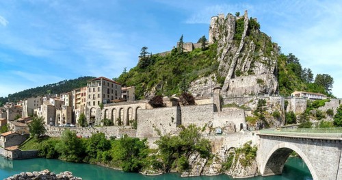 Sisteron. The citadel overlooking the Durance river, Alpes-de-Haute-Provence. Provence-Alpes-Côte