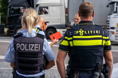 State-wide checks on tourist traffic on the motorways in North Rhine-Westphalia, by police and