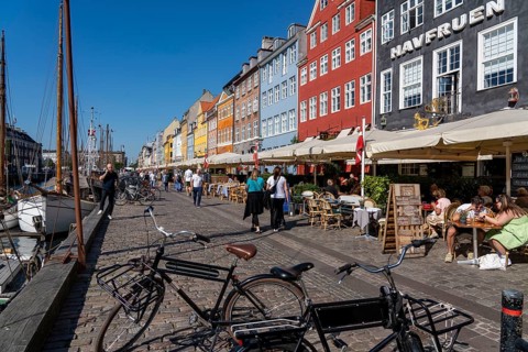 Nyhavn, in the Frederiksstaden district, harbour district with houses over 300 years old, promenade