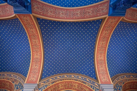 Preserved ceiling vault in the vestibule of the former synagogue, built in 1883, destroyed by the