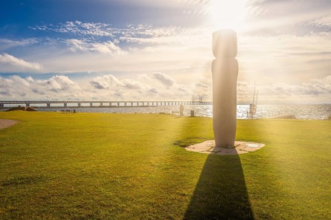 Öresund Bridge, Öresund shore, Malmö, Sweden, obelisk, meadow, sunset, backlight, public ground,