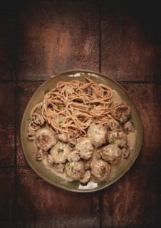 Spaghetti with meatballs and mushrooms, in cream sauce, homemade, no people