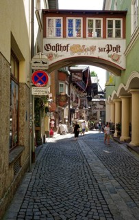 Alley in the old town centre of Kufstein with the Gasthof Zur Post, Kufstein, Tyrol, Austria,