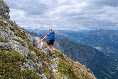 Hiker on the Carnic High Trail, ascent to the Raudenspitze, Carnic Main Ridge, Carnic Alps,