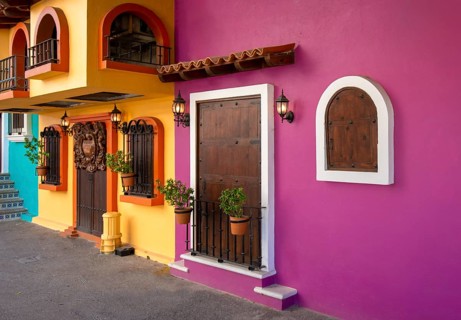 Restaurants and cafes with ocean views on Playa De Los Muertos beach and pier close to famous
