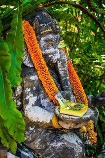 Traditional Ganesha, offering, gift, sacrifice, Hinduism, Ganesha, elephant figure, statue, temple,