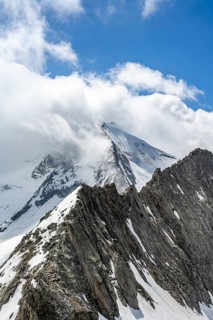 Rocky mountain ridge and glaciated mountain peak Großer Möseler, glacier Furtschaglkees, Berliner