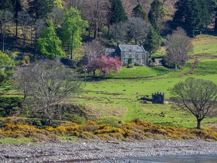 Southern coast of the Isle of Mull near Carsaig, path along the coast to Carsaig arches, Isle of