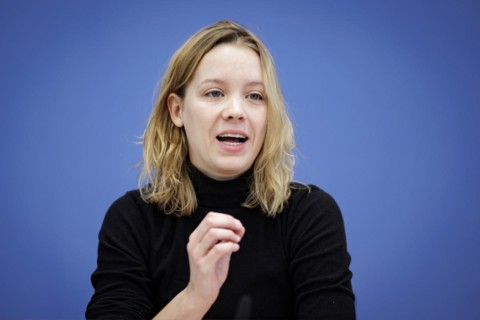 Carla Reemtsma, Fridays For Future, recorded at a press conference on the topic of Averting cuts,