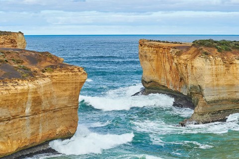Landscape of London Bridge (Port Campbell) next to the Great Ocean Road in spring, Victoria,