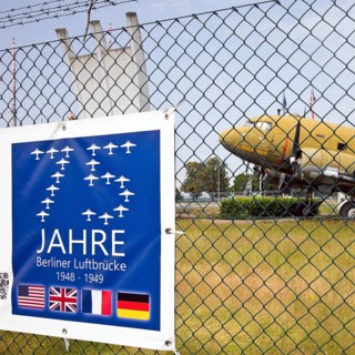 Douglas DC-3 C-47 aeroplane, The Berlin train at the Airlift Memorial with 75 years of remembrance,