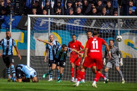 Football 3rd division, 2024/25 season, matchday 8: Waldhof Mannheim vs Rot-Weiß Essen