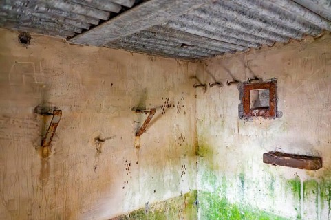 Bunker from inside, Bunker Cheneux, bright, corrugated metal ceiling, 2nd World War, built