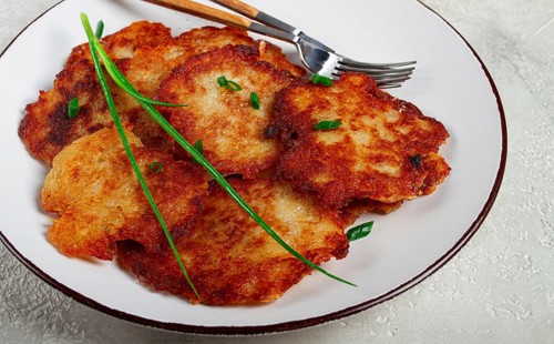 Potato pancakes, pancakes with sour cream, Belarusian dish, homemade, no people