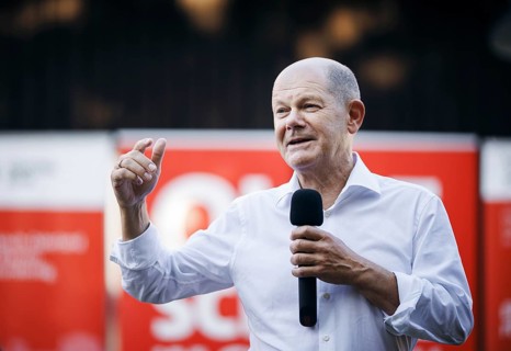 Federal Chancellor Olaf Scholz, (SPD), pictured during a citizens' dialogue in Seelow. 29.08.2024
