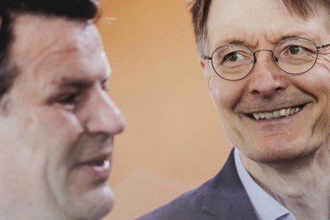 (R-L) Karl Lauterbach (SPD), Federal Minister of Health, and Hubertus Heil (SPD), Federal Minister