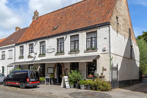 Brasserie and pastry shop Tante Marie, former tavern De Hertog van Brabant in the city Damme in