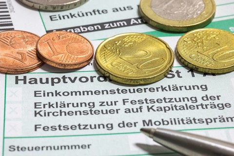 Income tax return, main form ESt 1 A, form, biros, EURO, coins