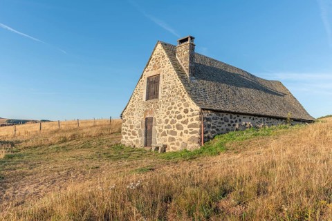 Traditional sheepfold renovated in stone in Aubrac. Cevennes, France, Europe