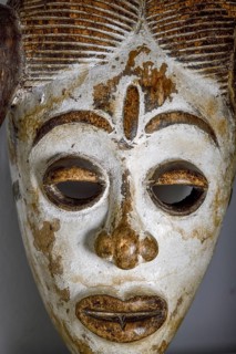 Wooden mask from Gabon, art, looted art