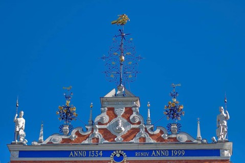 The Blackheads' House with the roof figures and the weather vane with the dragon fight of St George