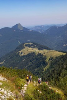 Mountain landscape, hikers on the way from the Regenspitz to the Feichtensteinalm, Hintersee,